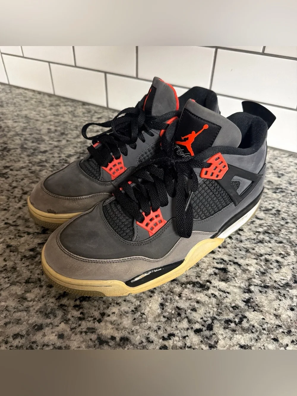 Jordan Air Jordan 4 Infrared DH6927-061 Men's Mid Top Sneaker Gray/Black size 11